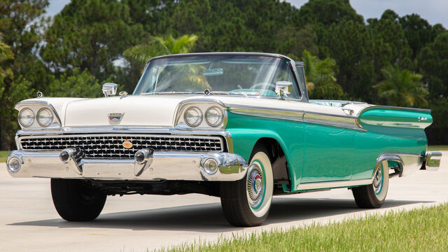 vehicles found with indian turquoise white as exterior color indian turquoise white