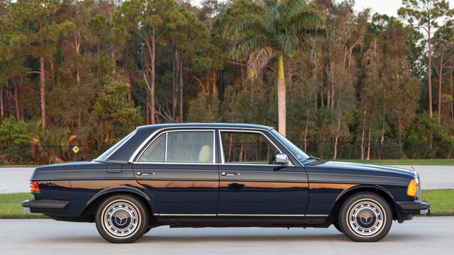 1977 Mercedes Benz 240D