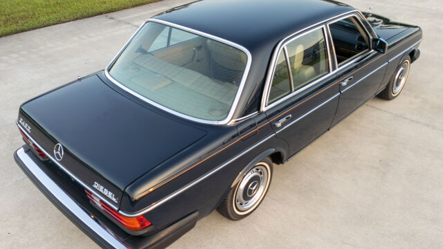 1977 Mercedes Benz 240D